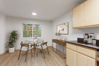 Reflections at the Park in Vancouver, WA - Building Photo - Building Photo