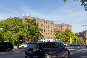 Forest Park Co-Ops in Woodhaven, NY - Building Photo - Building Photo