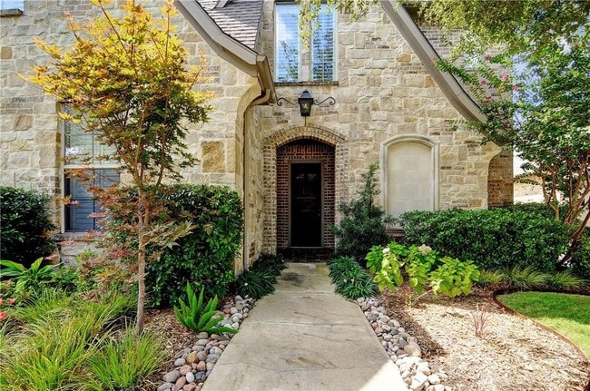 property at 8 Tennis Village Dr