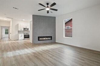 707 W 7th St in Taylor, TX - Building Photo - Building Photo