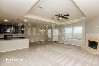 6233 Misty Breeze Dr in Fort Worth, TX - Foto de edificio - Building Photo