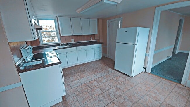 12 Gray Ave in Saco, ME - Building Photo - Building Photo