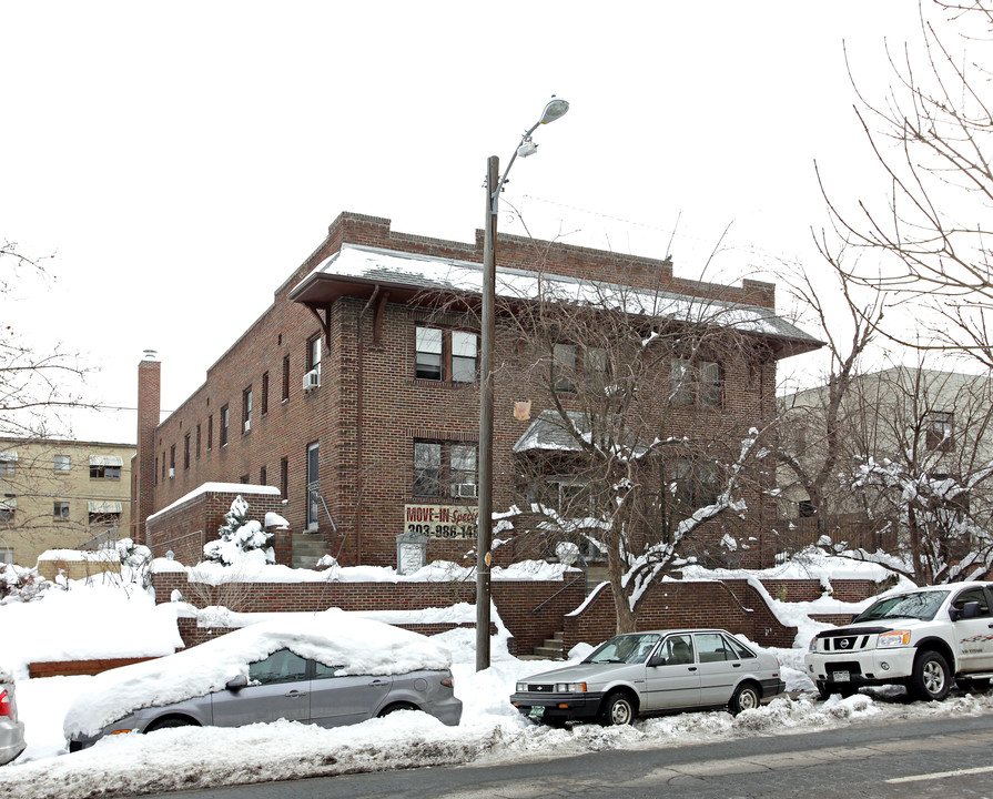 1060 Logan St in Denver, CO - Foto de edificio