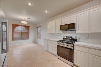 12 Mohansic Rd in Henderson, NV - Building Photo - Building Photo
