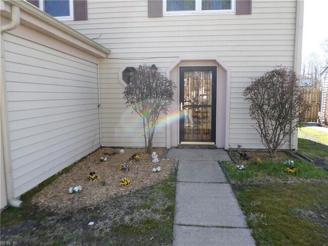 2109 Clarion Ct in Virginia Beach, VA - Foto de edificio - Building Photo