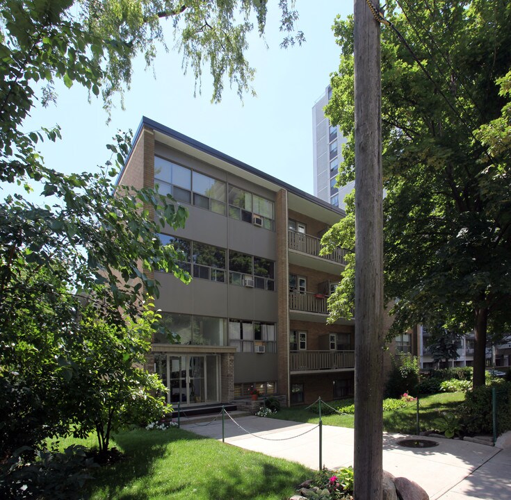 165 Balliol in Toronto, ON - Building Photo