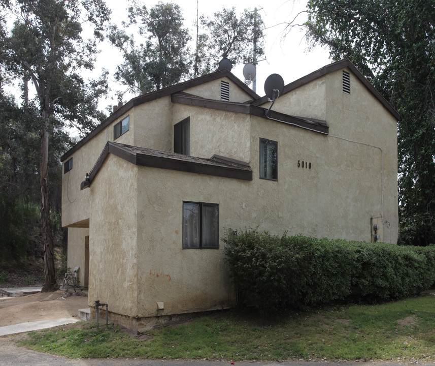 5010 Brooks St in Riverside, CA - Building Photo