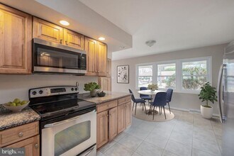 2004 Brierhill Rd in Fort Washington, MD - Building Photo - Building Photo