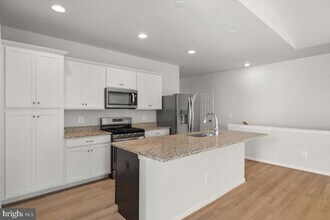 104 Heyford Dr in Stephenson, VA - Building Photo - Building Photo