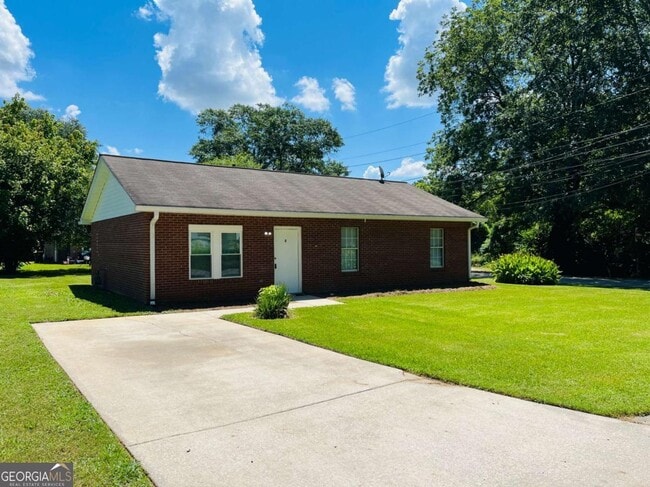 2 N Annie St in Newnan, GA - Building Photo - Building Photo