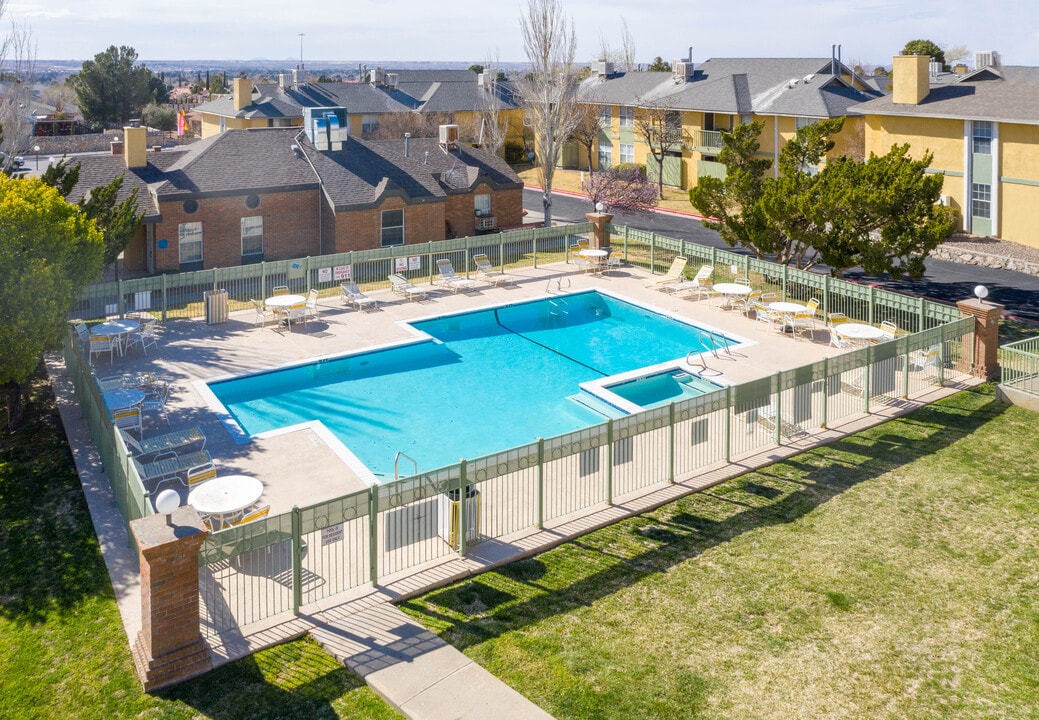 The Bartlett Apartment Homes in El Paso, TX - Foto de edificio