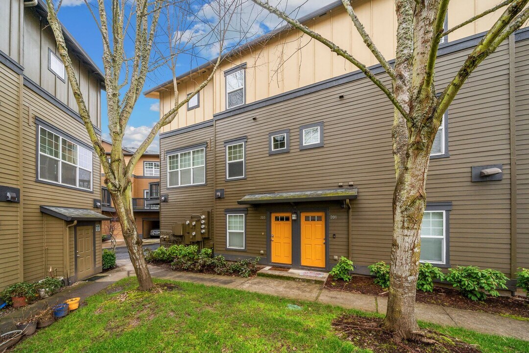 1150 SW 170th Ave in Beaverton, OR - Building Photo