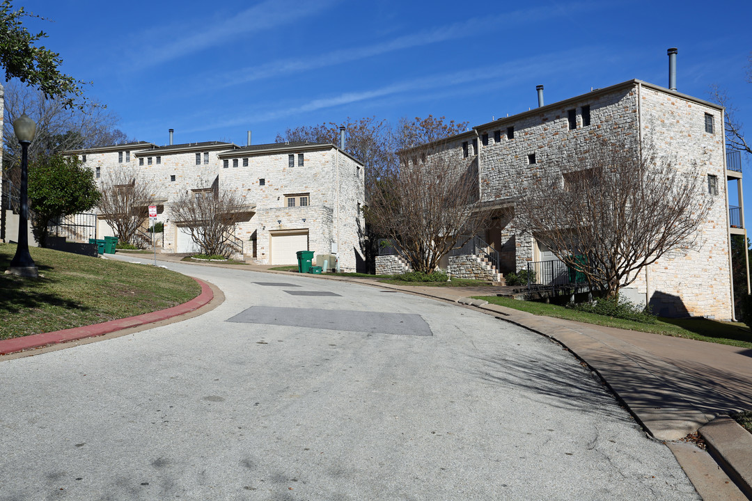 Cherry Hill Townhomes in Austin, TX - Building Photo