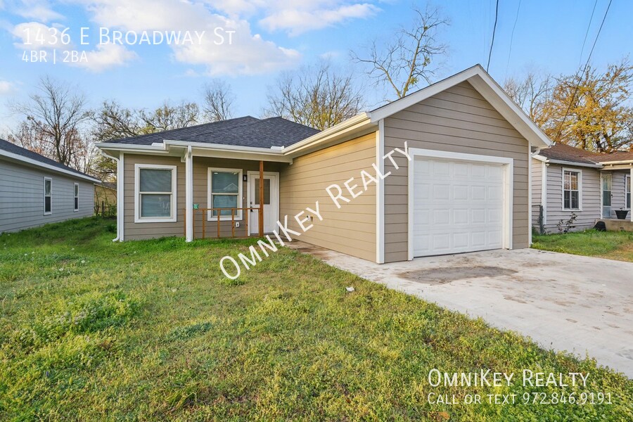 1436 E Broadway St in Gainesville, TX - Building Photo