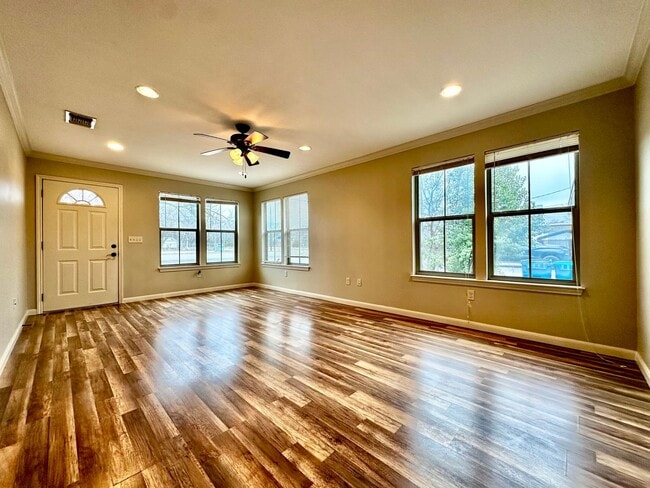 2910 Memorial Blvd in Kerrville, TX - Building Photo - Building Photo