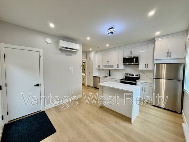 property at 1671 Highland Dr N