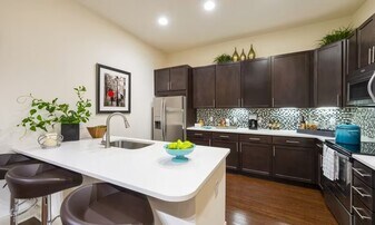 14401 Mackilsee Ln in Houston, TX - Building Photo