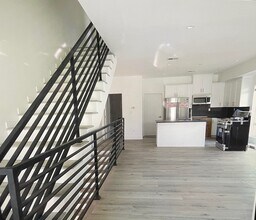 5652 Klump Ave, Unit 5652 in North Hollywood, CA - Building Photo - Building Photo