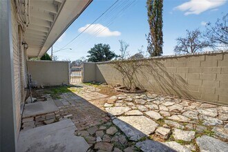1400 Braes Ridge Dr in Austin, TX - Building Photo - Building Photo