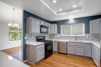 9831 Meadow Bend Ln in Houston, TX - Building Photo - Building Photo