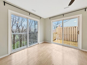 1978 Kenilworth Cir in Hoffman Estates, IL - Building Photo - Building Photo