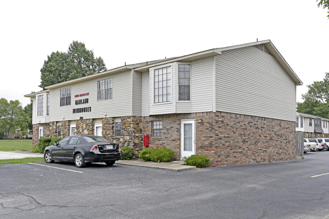 Garland Townhouses in Fayetteville, AR - Building Photo