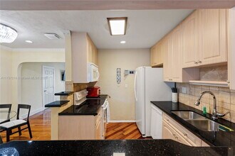 1422 Wiley St in Hollywood, FL - Building Photo - Building Photo