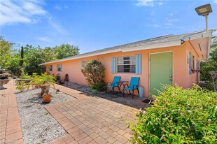 4241 Mariner Ln in Bonita Springs, FL - Building Photo