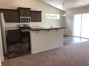 7233 E 13th Ct in Spokane, WA - Building Photo - Building Photo