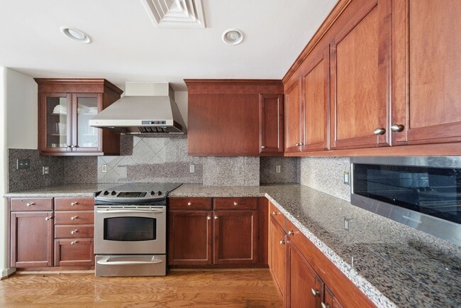 property at 914 Main St