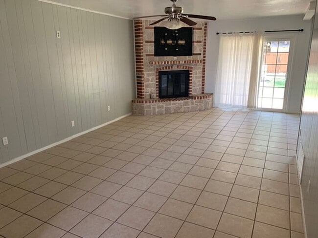 4911 57th St in Lubbock, TX - Building Photo - Building Photo