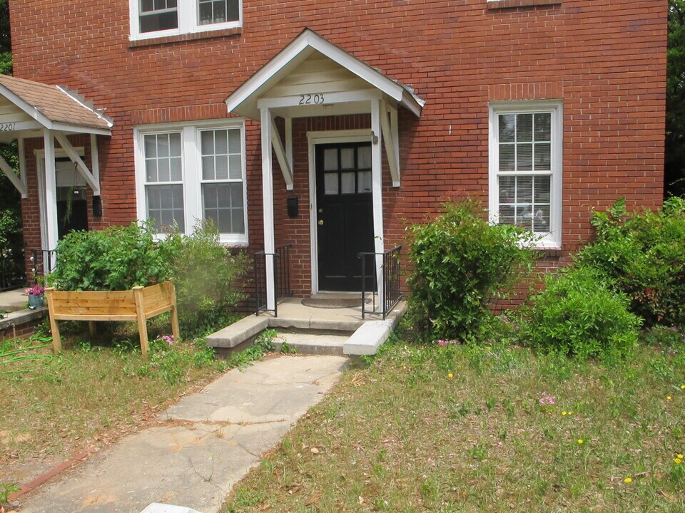 2203 Lee St, Unit 3E in Columbia, SC - Building Photo