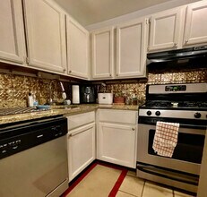 2050 N Bissell St, Unit 1 in Chicago, IL - Building Photo - Building Photo