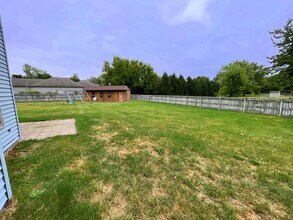 56940 Co Rd 19 in Bristol, IN - Foto de edificio - Building Photo