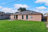 1435 Lazy Spring Dr in Missouri City, TX - Foto de edificio - Building Photo