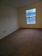 1212 W Water St, Unit 221 in Elmira, NY - Foto de edificio - Building Photo