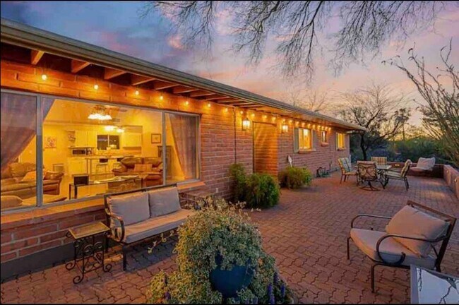 9420 E Sierra St in Tucson, AZ - Building Photo - Building Photo