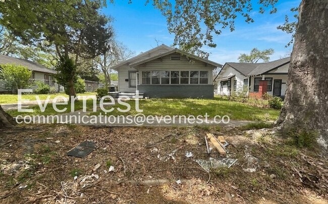 property at 504 Francis Pl SW