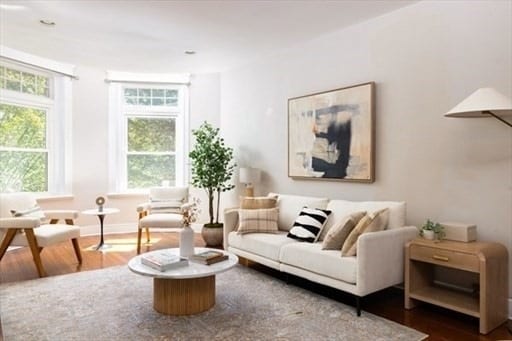 1898 Beacon St, Unit 4 in Brookline, MA - Building Photo - Building Photo