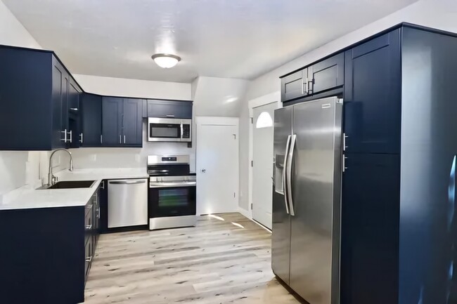 property at 31 S Hickory St