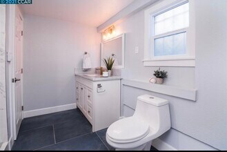 4816 Bond St in Oakland, CA - Building Photo - Building Photo