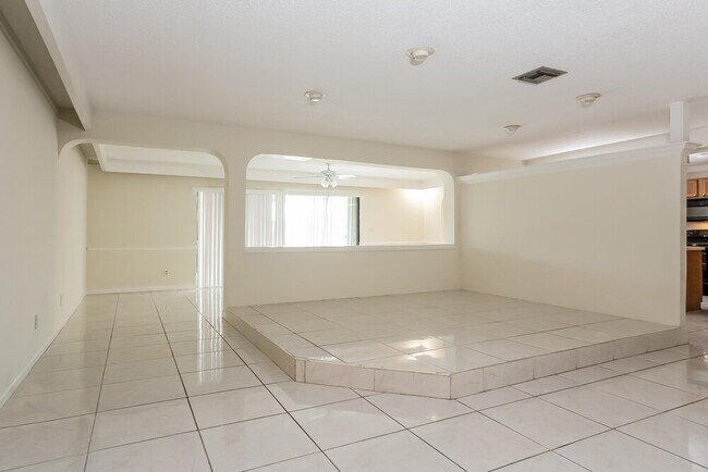 106 Paseo Ct in Royal Palm Beach, FL - Building Photo - Building Photo