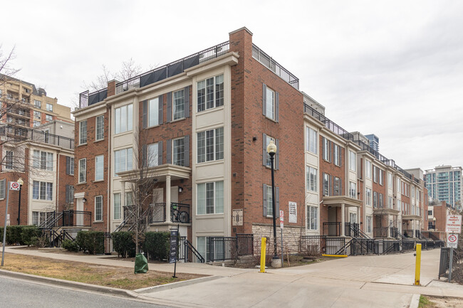 Toronto Centre Townhomes in Toronto, ON - Building Photo - Building Photo