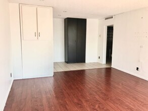 100 Atlantic Ave in Long Beach, CA - Building Photo - Building Photo