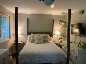 227 N Dotger Ave, Unit E 14 in Charlotte, NC - Building Photo - Building Photo