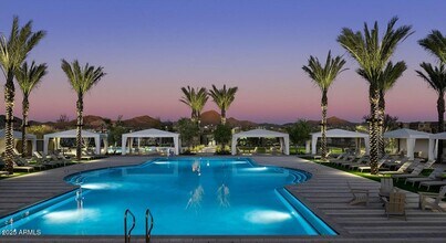 2443 W Maximo Wy in Phoenix, AZ - Building Photo - Building Photo