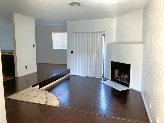 4425 Woodpine Dr in Las Vegas, NV - Building Photo - Building Photo