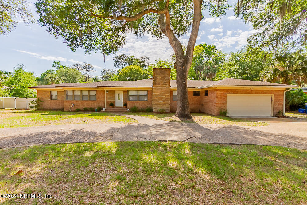 1040 Penman Rd in Neptune Beach, FL - Foto de edificio