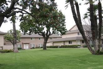 Montclaire Apartments in Fullerton, CA - Building Photo - Building Photo