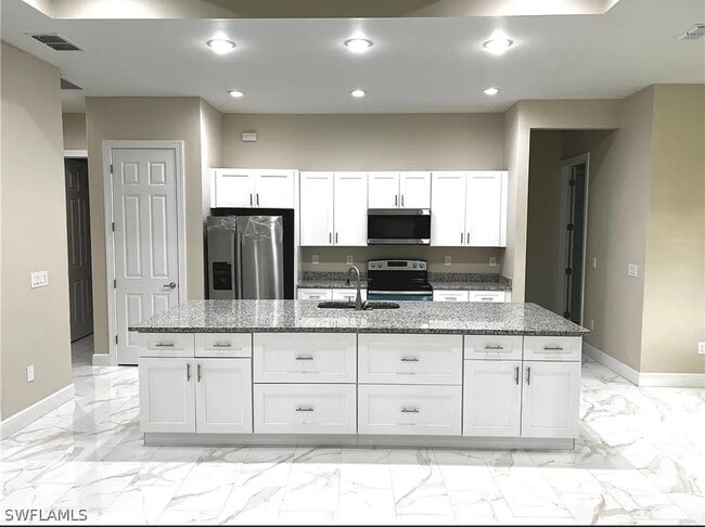 1400 E 4th St in Lehigh Acres, FL - Building Photo - Building Photo